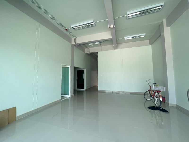 โกดัง โรงงาน พร้อมสำนักงาน คลอง7 ลำลูกกา ปทุมธานี ให้เช่า 